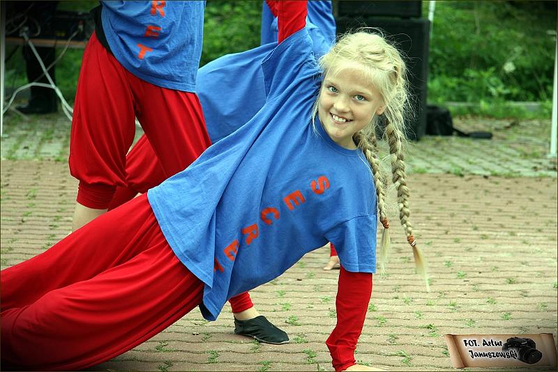 053.jpg