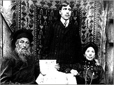 Shlomo i Dincha Cywan z synem Meyerem, mieszkacy Knyszyna (1900 r.) - fot. ze strony www.shtetlinks.jewishgen.org